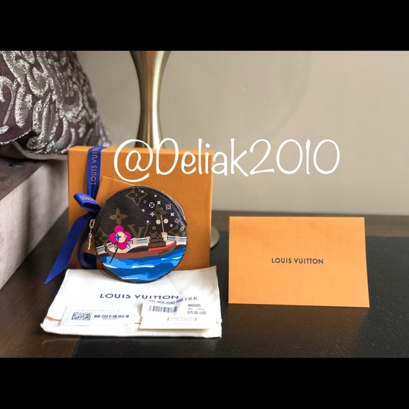 SOLD! NEW Louis Vuitton Round Coin Purse Venice - Picture 8 of 8